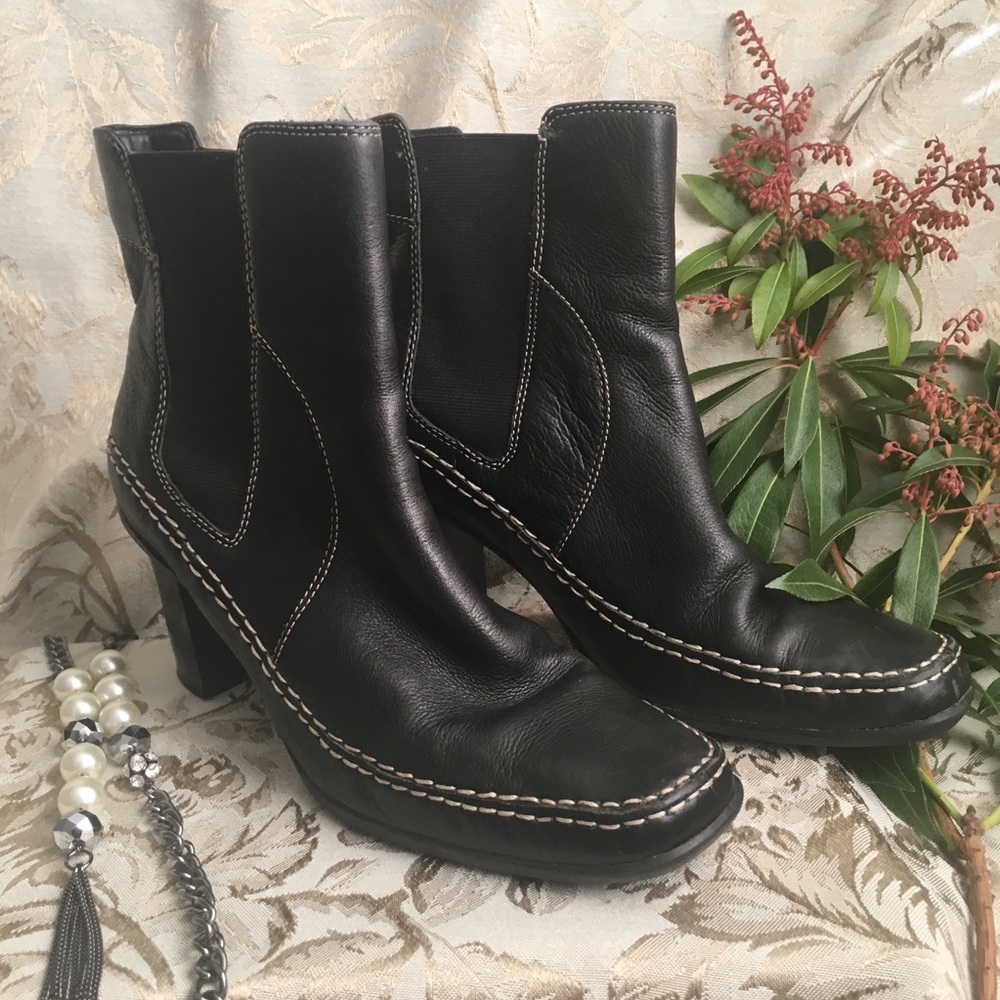 Naturalizer Black Leather Ankle Boots - Sz 7